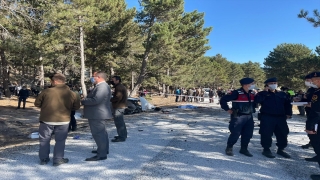 Afyonkarahisar’ın İscehisar ilçesinde öğrenci servisi devrildi