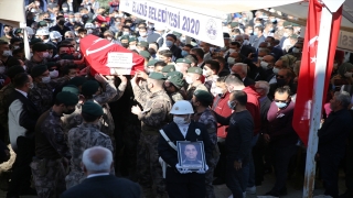 Şehit polis Cihat Şahin, Elazığ’da son yolculuğuna uğurlandı