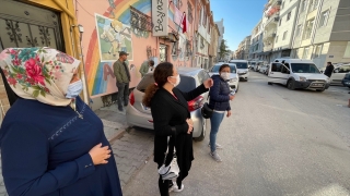 Okul servisi ve otomobil sürücülerinin ”yol vermeme” kavgasında ateş açıldı