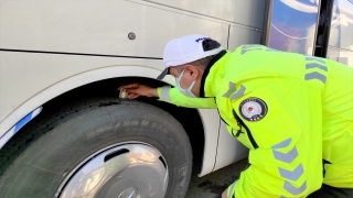 İstanbul’da ”kış lastiği” denetimleri yapıldı