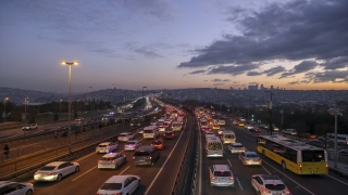 İstanbul’da haftanın ilk iş günü trafik yoğunluğu yaşanıyor