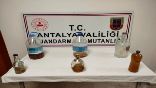 Antalya’da sahte içkiden bir kişinin zehirlendiği iddiasıyla ilgili 2 şüpheli yakalandı