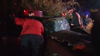 Sakarya’da hafif ticari araç ile otomobilin çarpıştığı kazada 7 kişi yaralandı