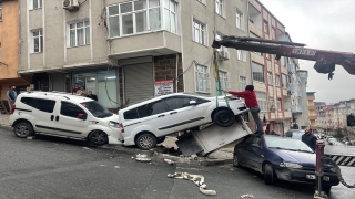 Gaziosmanpaşa’da kontrolden çıkan cip, 4 araca çarptı