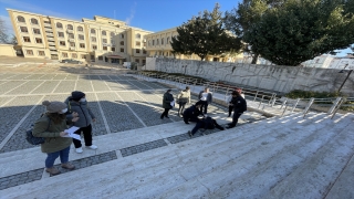 Edirne’de nüfus idaresine giderken merdivenlerinden yuvarlanan kadın yaralandı