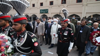 Diyanet İşleri Başkanı Erbaş, Pakistan’da tarihi camide cuma namazını kıldırdı