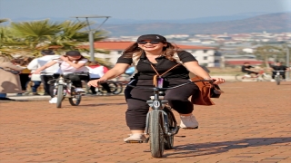 Fethiye’de pedallar ”Karbon Yakma Yağ Yak” sloganıyla çevrildi