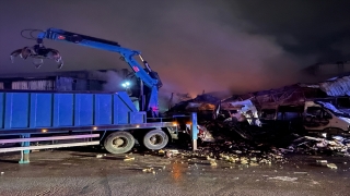 GÜNCELLEME Kocaeli’de bir iş yerinde çıkan yangın söndürüldü