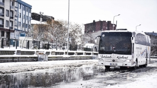 İstanbul’da yapılamayan seferler nedeniyle otogarlarda yoğunluk yaşanıyor