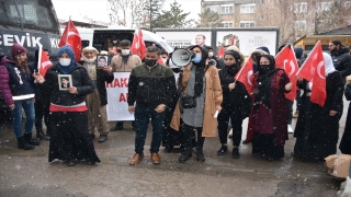 Hakkari’de terör mağduru aileler HDP İl Başkanlığı önündeki eylemini sürdürdü