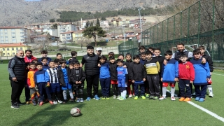 Tren kazasında sağ ayağını kaybeden Eren, protez bacakla ilk antrenmanına çıktı