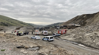 Samsun’da taş ocağında uçuruma devrilen kamyonun sürücüsü öldü