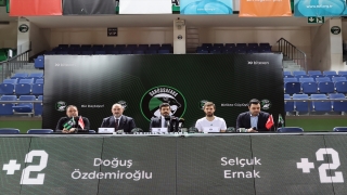 Darüşşafaka, Selçuk Ernak ve Doğuş Özdemiroğlu’nun sözleşmelerini uzattı