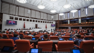 TBMM Başkanı Şentop, koltuğunu 6. sınıf öğrencisi Havva Dilay Gülez’e devretti