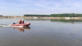 Edirne’de Meriç Nehri’ne düşen kadın kurtarıldı