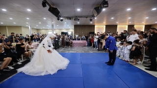 Denizli’de milli judocular nikah masasına judo kıyafetiyle oturdu