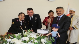 Tunceli’de jandarma gelin ile polis damat nikah masasına üniformayla oturdu