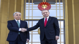 Cumhurbaşkanı Erdoğan, Kazakistan Cumhurbaşkanı Tokayev’i resmi törenle karşıladı