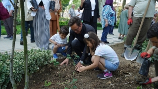 Isparta’dan götürülen güller Gülhane Parkı’na dikildi