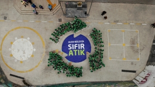 Zonguldak’ta öğrenciler geri dönüşümün önemini koreografiyle anlattı