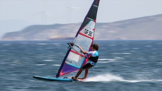 Türkiye Rüzgar Sörfü Slalom Ligi ilk ayak mücadelesi, İzmir’de başladı