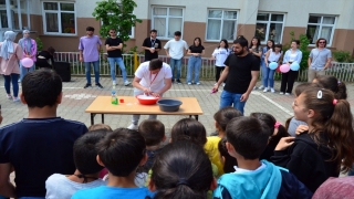 Kastamonu’da üniversiteli gençler köy okullarında öğrencileri yalnız bırakmıyor