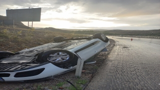 Kırıkkale’de su kanalına devrilen otomobildeki 6 kişi yaralandı