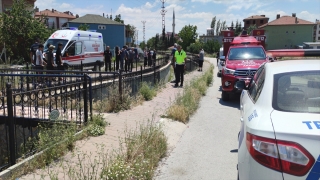 Amasya’da su kanalına düşen otomobildeki 2 kişi yaralandı