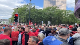  Brüksel’de yaklaşık 80 bin kişi hayat pahalılığını protesto etti