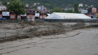 GÜNCELLEME Kastamonu’da sağanak nedeniyle taşan çaylar su baskınlarına neden oldu