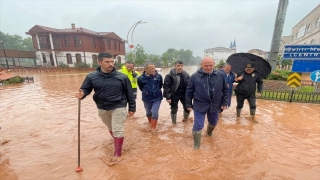 İçişleri Bakanı Soylu, sağanaktan etkilenen Bartın’da incelemelerde bulundu: