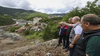 Bakan Karaismailoğlu selden etkilenen Kastamonu’nun ilçelerinde incelemede bulundu