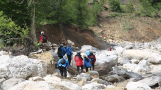 GÜNCELLEME Kastamonu’da sele kapılan genci arama çalışmalarına ara verildi