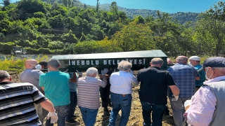 Selde Kastamonu’dan Sinop açıklarına sürüklenen cenaze yeniden defnedildi