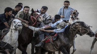 Kırgız Türkleri, ata yadigarı ”Kökbörü”yü dört nala geleceğe taşıyor