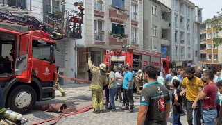 Esenyurt’ta oto koltuk kılıf imalathanesinde çıkan yangın söndürüldü