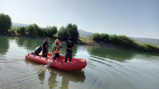 Murat Nehri’nde akıntıya kapılan kişi aranıyor