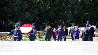 Kosova’nın Ankara Büyükelçisi Vrenezi, Anıtkabir’i ziyaret etti