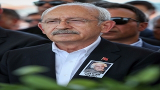 Kılıçdaroğlu, CHP Sözcüsü Faik Öztrak’ın annesinin cenaze törenine katıldı