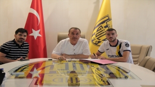 MKE Ankaragücü, Nihad Mujakic’i kadrosuna kattı