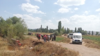 Tokat’ta devrilen traktördeki 2 kişi yaralandı