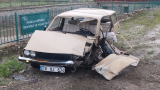 Karabük’te iki otomobilin karıştığı trafik kazasında 2 kişi ağır yaralandı