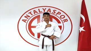 Antalyaspor’dan Judo Milli Takımı’na girme başarısı gösteren Yıldırım’a kutlama