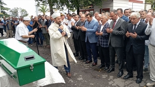 Kütahya’daki törende fenalaşıp ölen gazi oğlu Zonguldak’ta toprağa verildi