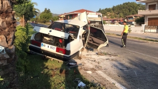 Muğla’da ağaca çarpan otomobilin sürücüsü öldü