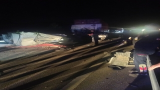 Isparta’da iki tırın çarpıştığı kazada 2 kişi öldü