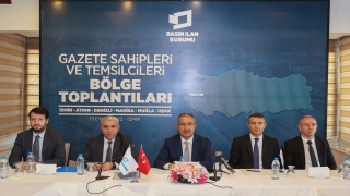 Basın İlan Kurumu Genel Müdürü Cavit Erkılınç, İzmir’de gazete temsilcileriyle buluştu