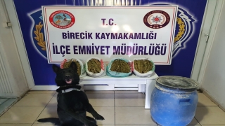 Şanlıurfa’da toprağa gömülü 3 kilo 759 gram esrar ele geçirildi