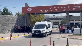 Beylikdüzü’nde öldürülen 2 kız kardeşin cenazeleri Adli Tıp Kurumundan teslim alındı