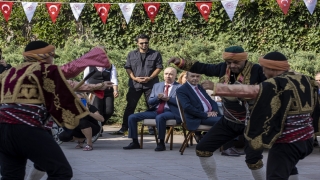 Gaziler ve şehit yakınları Haluk Levent konserinde bir araya geldi